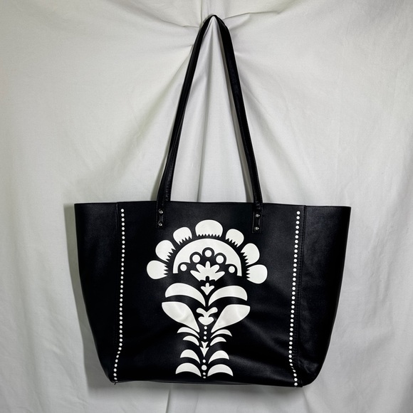 Vera Bradley Black and White Floral Tote - Picture 6 of 7